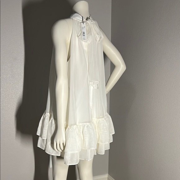 Alice + Olivia Dresses & Skirts - Alice + Olivia New Elegant White Ruffle Dress Size Small $149 OBO